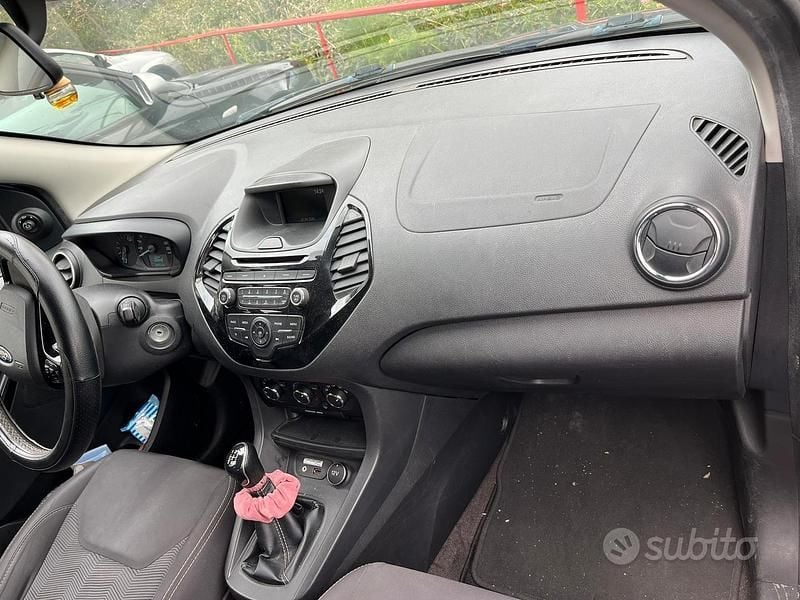 Begagnad Ford Ka Plus Ultimate 86 HK (63 kW) 2017 Blå Halvkombi