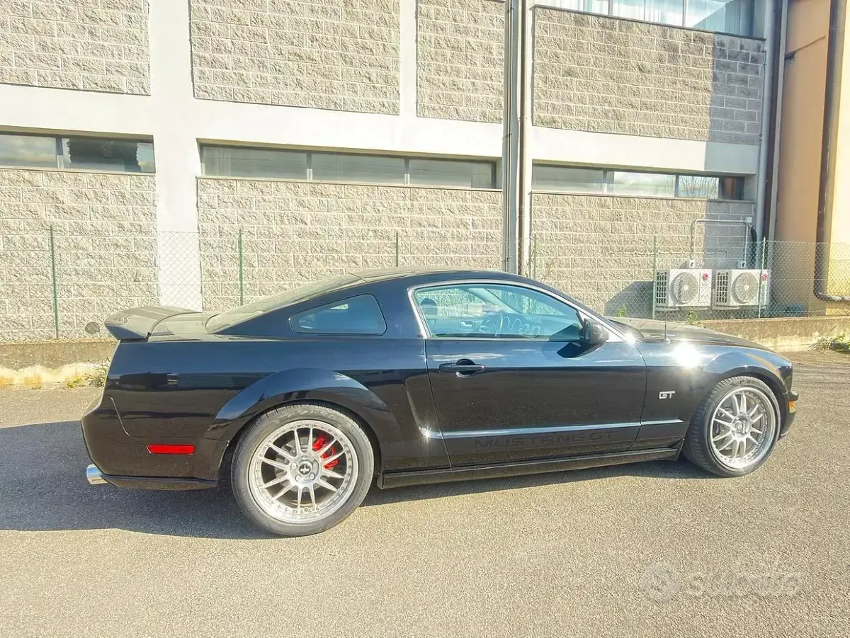 Usata Ford Mustang GT 145 CV (106 kW) 2007 Nero Berlina