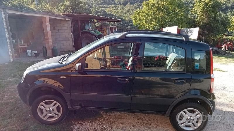 Usata Fiat Panda 4x4 69 CV (50 kW) 2007 Nero Utilitaria