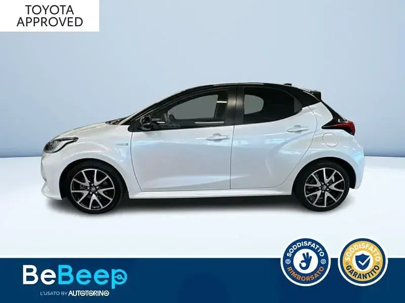 Usata Toyota Yaris Style 92 CV (67 kW) 2020 Bianco pastello Utilitaria
