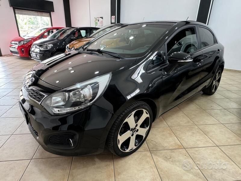 Usata Kia Rio EX 90 CV (66 kW) 2012 Nero Berlina