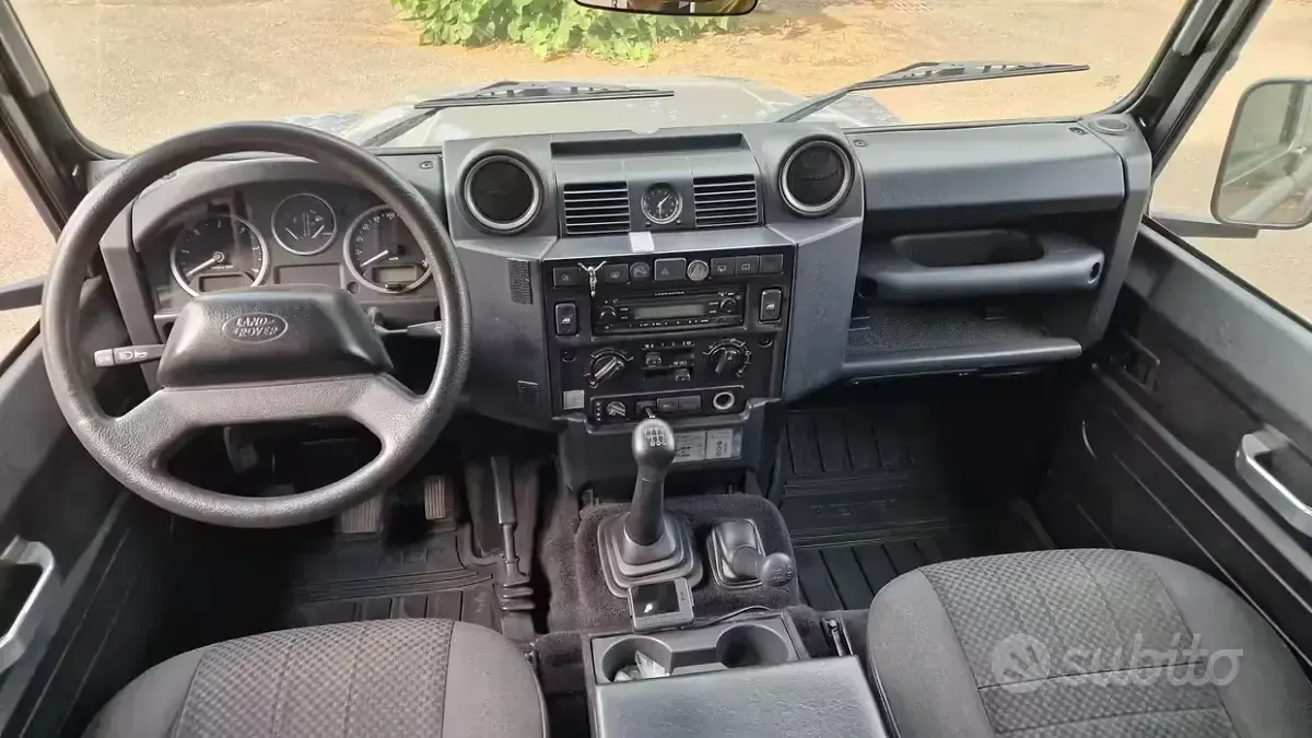 Usata Land Rover Defender 86 CV (63 kW) 2009 Station wagon
