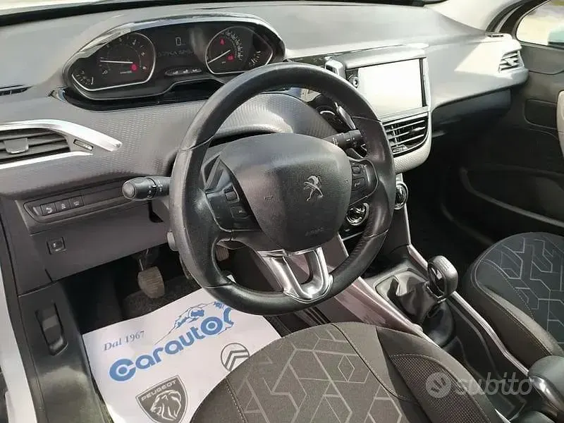 Usata Peugeot 2008 Active 99 CV (72 kW) 2016 Bianco SUV