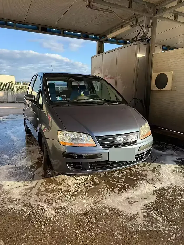 Usata Fiat Idea 69 CV (50 kW) 2004 Monovolume