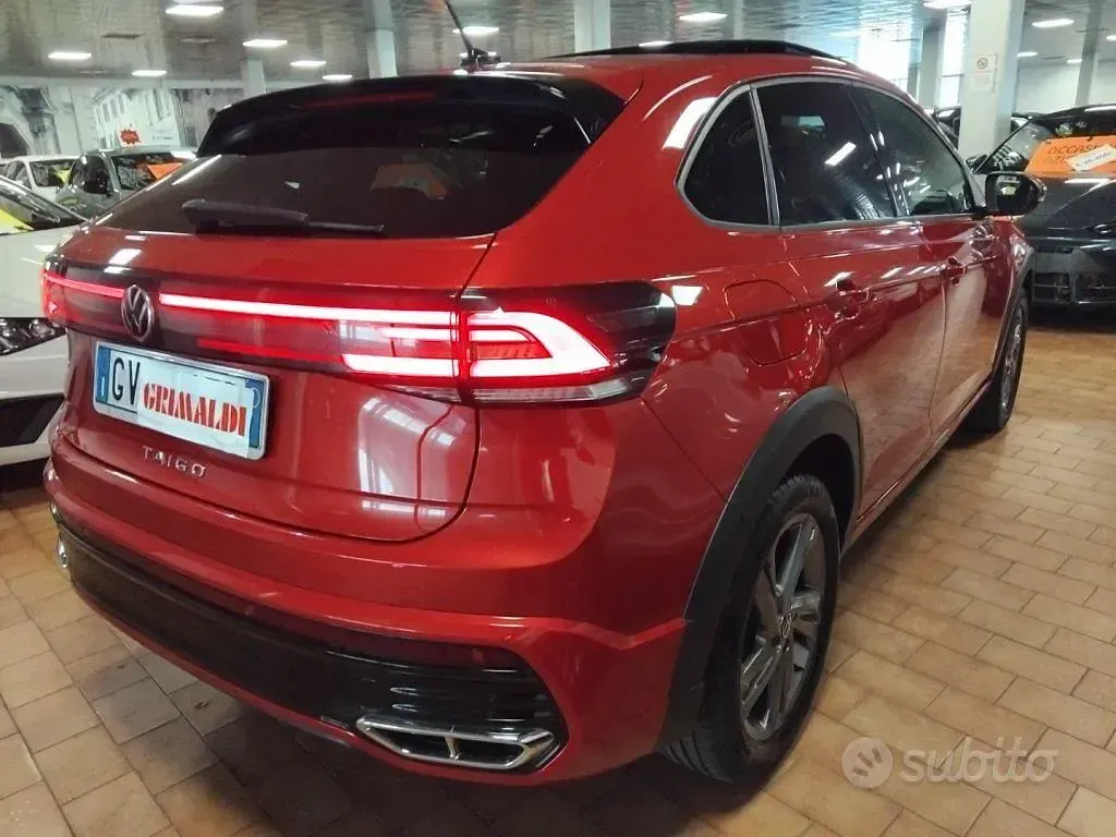 Usata VW Taigo R-line 116 CV (85 kW) 2024 Kings red / metallizzato SUV