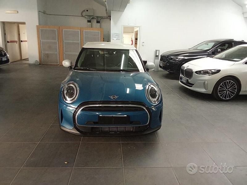 Usata Mini ONE Classic 75 CV (55 kW) 2021 Blu Utilitaria
