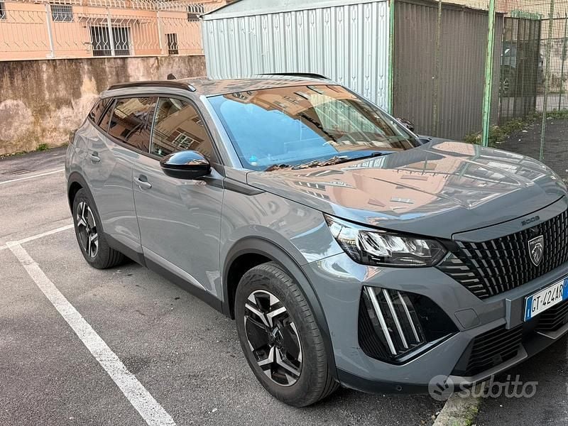 Usata Peugeot 2008 100 CV (73 kW) 2024 Grigio SUV