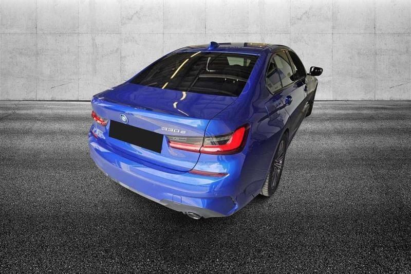Usata BMW 330e M Sport 292 CV (214 kW) 2022 Blu/azzurro Berlina