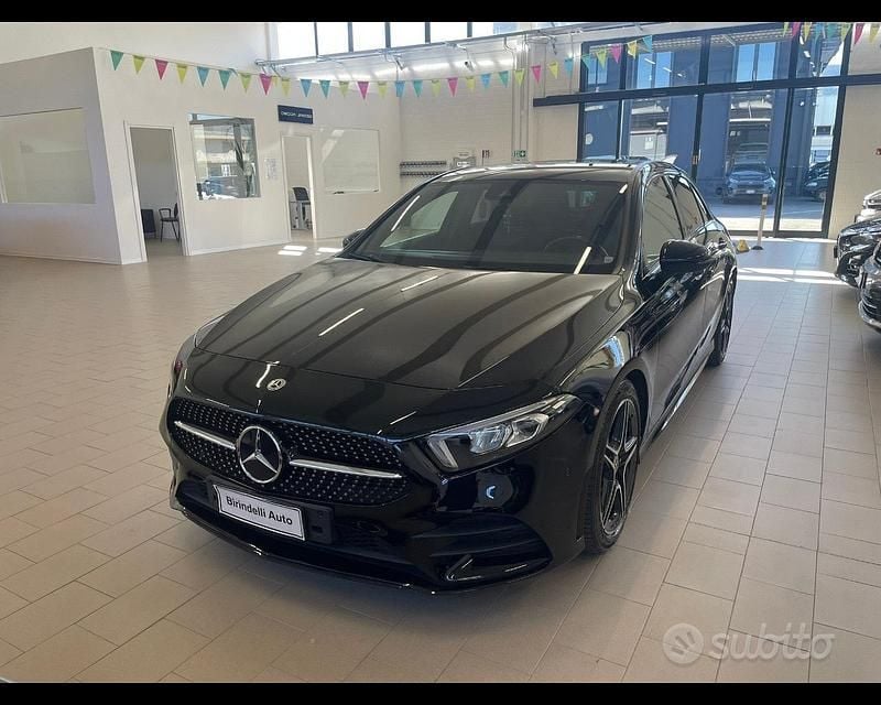 Usata Mercedes A180 Premium 115 CV (84 kW) 2022 Nero Monovolume
