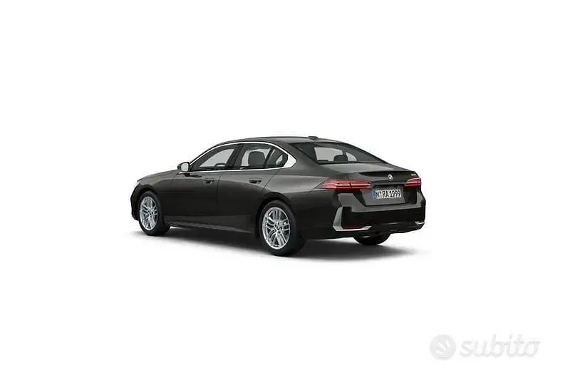 Nuova BMW 520 M Sport 197 CV (144 kW) 2025 Nero Berlina