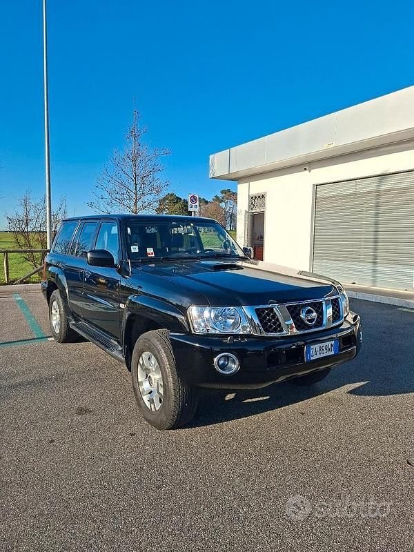 Usata Nissan Patrol 160 CV (117 kW) 2006 Nero SUV