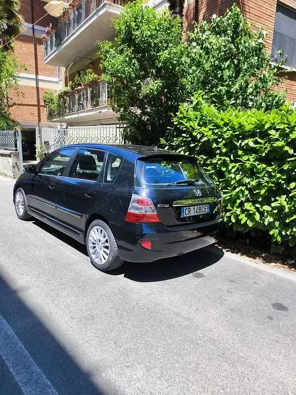 Usata Honda Civic ES 101 CV (74 kW) 2004 Berlina