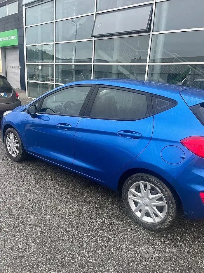 Usata Ford Fiesta 102 CV (75 kW) 2019 Blu/azzurro Utilitaria