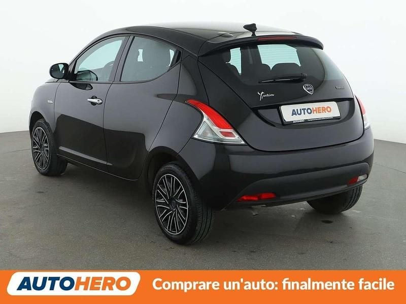 Usata Lancia Ypsilon Silver 71 CV (52 kW) 2023 Nero Utilitaria
