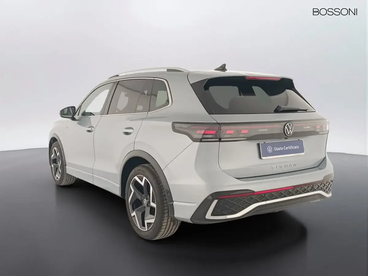 Usata VW Tiguan R-line 150 CV (110 kW) 2025 Grigio SUV