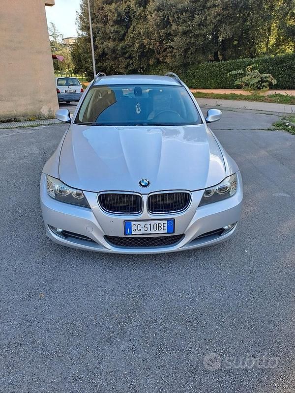 Usata BMW 318 143 CV (105 kW) 2010 Grigio Station wagon