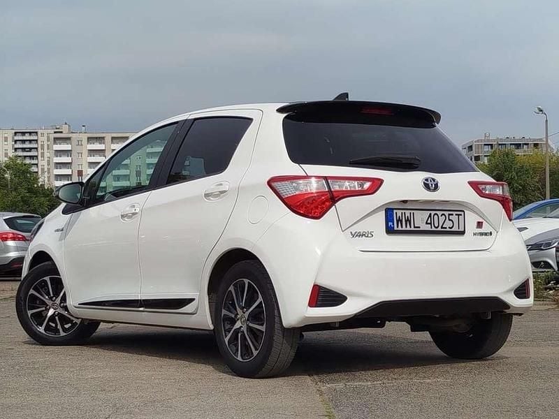 Usata Toyota Yaris Hybrid 73 CV (53 kW) 2019 Berlina