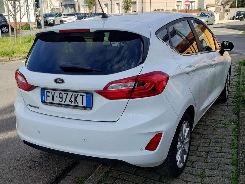 Usata Ford Fiesta Titanium 86 CV (63 kW) 2019 Bianco Utilitaria