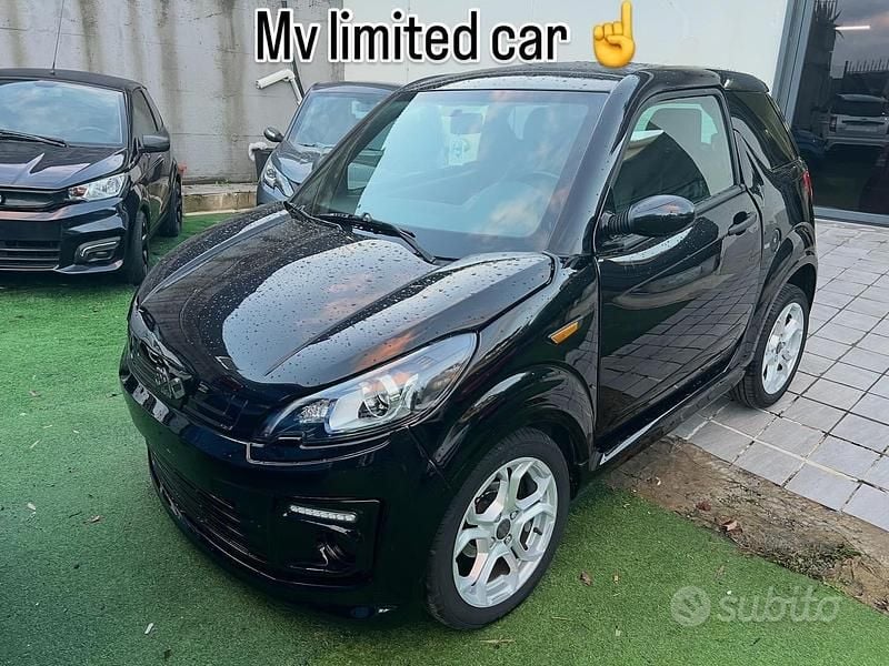 Nero Usata 2021 Ligier JS50 Due volumi | 9490 € (Buon prezzo) - Immagine 1/4