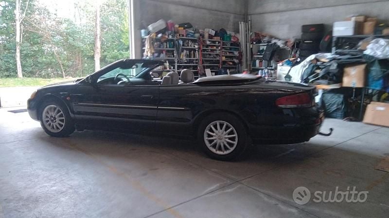 Usata Chrysler Sebring Cabriolet 203 CV (149 kW) 2002 Nero Cabrio
