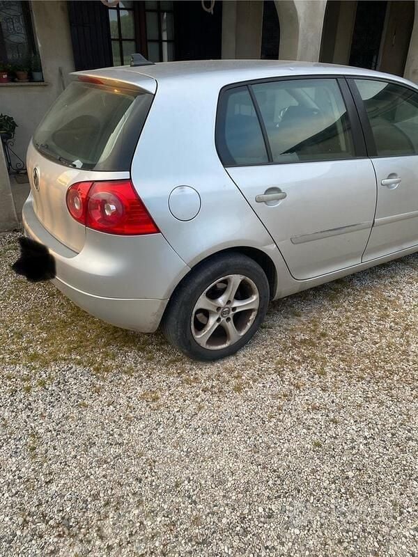 Usata VW Golf V 105 CV (77 kW) 2008 Grigio Utilitaria