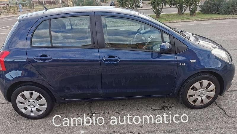 Usata Toyota Yaris Sol 90 CV (66 kW) 2007 Blu Utilitaria