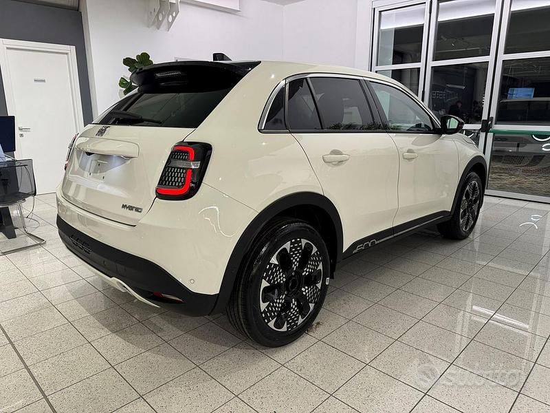 Usata Fiat 600 La Prima 110 CV (80 kW) 2025 Bianco SUV