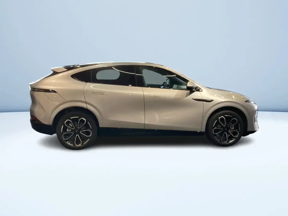 Nuova XPENG G6 RWD Standard Range 185 kW (252 CV) 2026 Argento metallizzato SUV