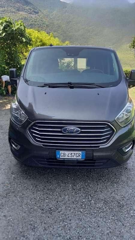 Usata Ford Tourneo Custom 185 CV (136 kW) 2020 Grigio Furgone