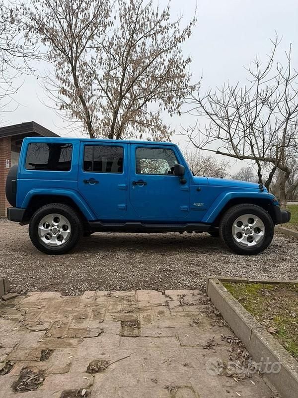 Usata Jeep Wrangler Unlimited Sahara 200 CV (147 kW) 2015 Blu SUV