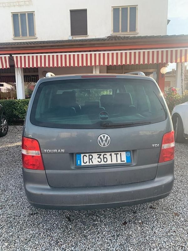 Usata 2005 VW Touran Monovolume | 1500 € (Ottimo prezzo) - Immagine 1/4