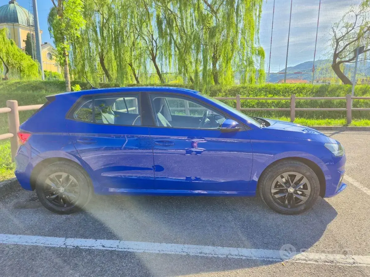 Usata Skoda Fabia Ambition 80 CV (58 kW) 2023 Blu Utilitaria