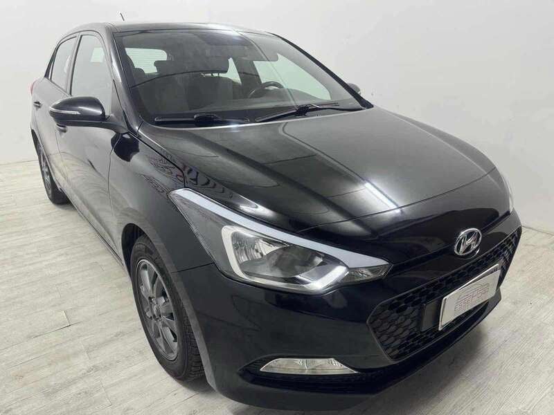 Usata Hyundai i20 Comfort 84 CV (61 kW) 2017 Nero Berlina