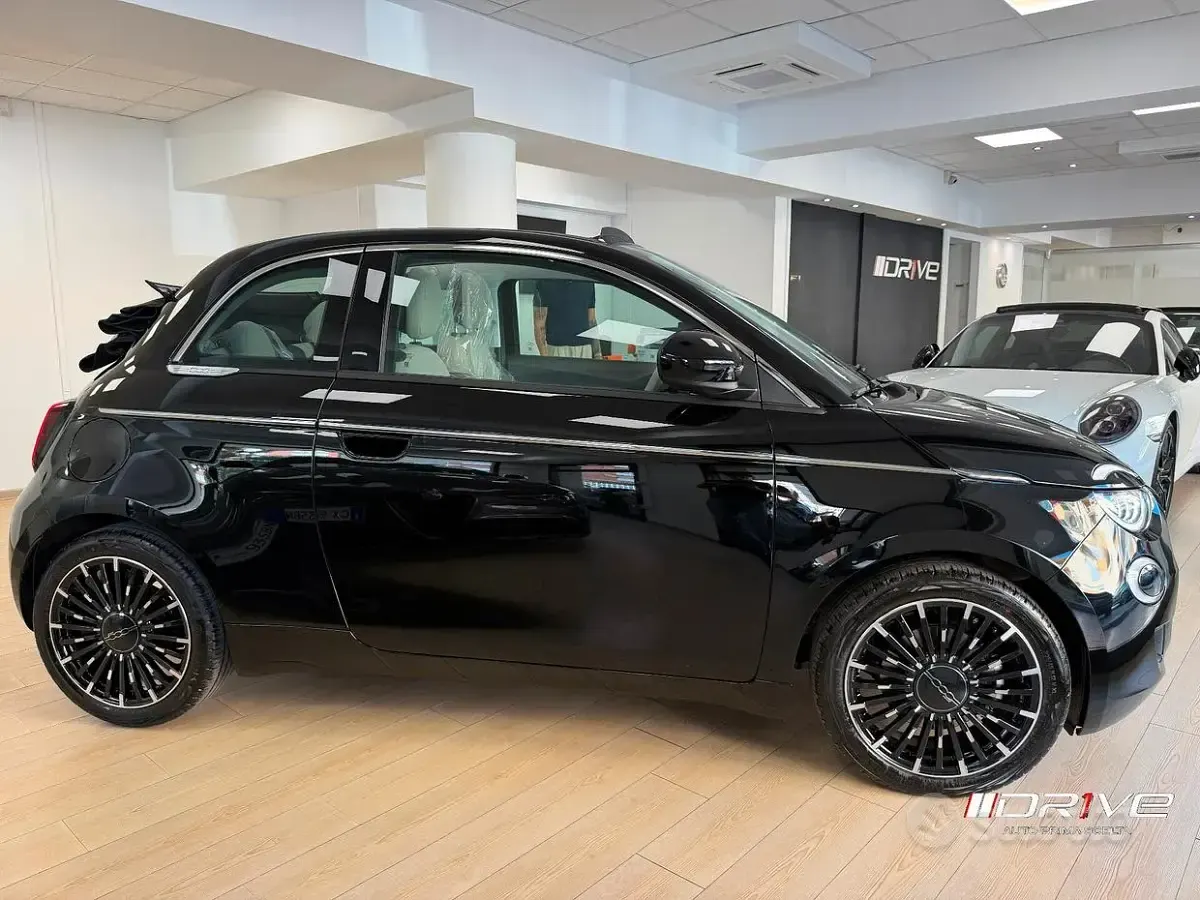 Nuova Fiat 500 La Prima 65 CV (47 kW) 2026 Nero Cabrio