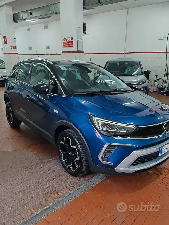Usata Opel Crossland Ultimate 131 CV (96 kW) 2023 Bluazzurro SUV