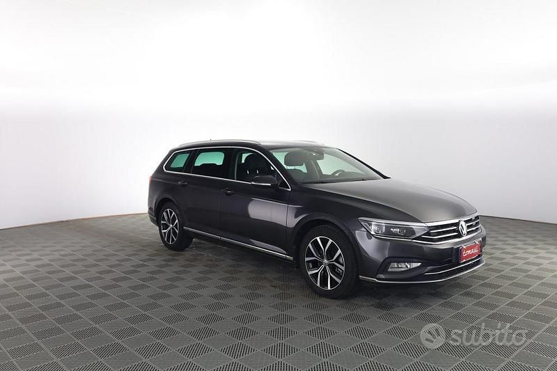 Usata VW Passat Business 120 CV (88 kW) 2020 Grigio Berlina