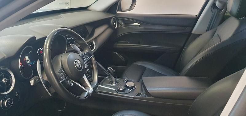 Usata Alfa Romeo Stelvio Veloce 210 CV (154 kW) 2018 Grigio SUV