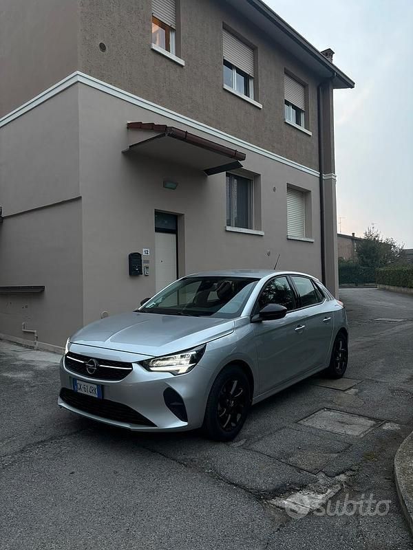 Grigio Usata 2022 Opel Corsa Tre volumi | 11.000 € (Super prezzo) - Immagine 1/4
