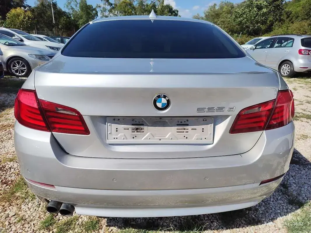 Usata BMW 525 204 CV (150 kW) 2011 Argento Berlina