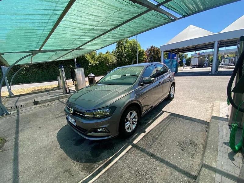 Usata 2019 VW Polo Comfortline Tre volumi | 10.500 € (Ottimo prezzo) - Immagine 1/4
