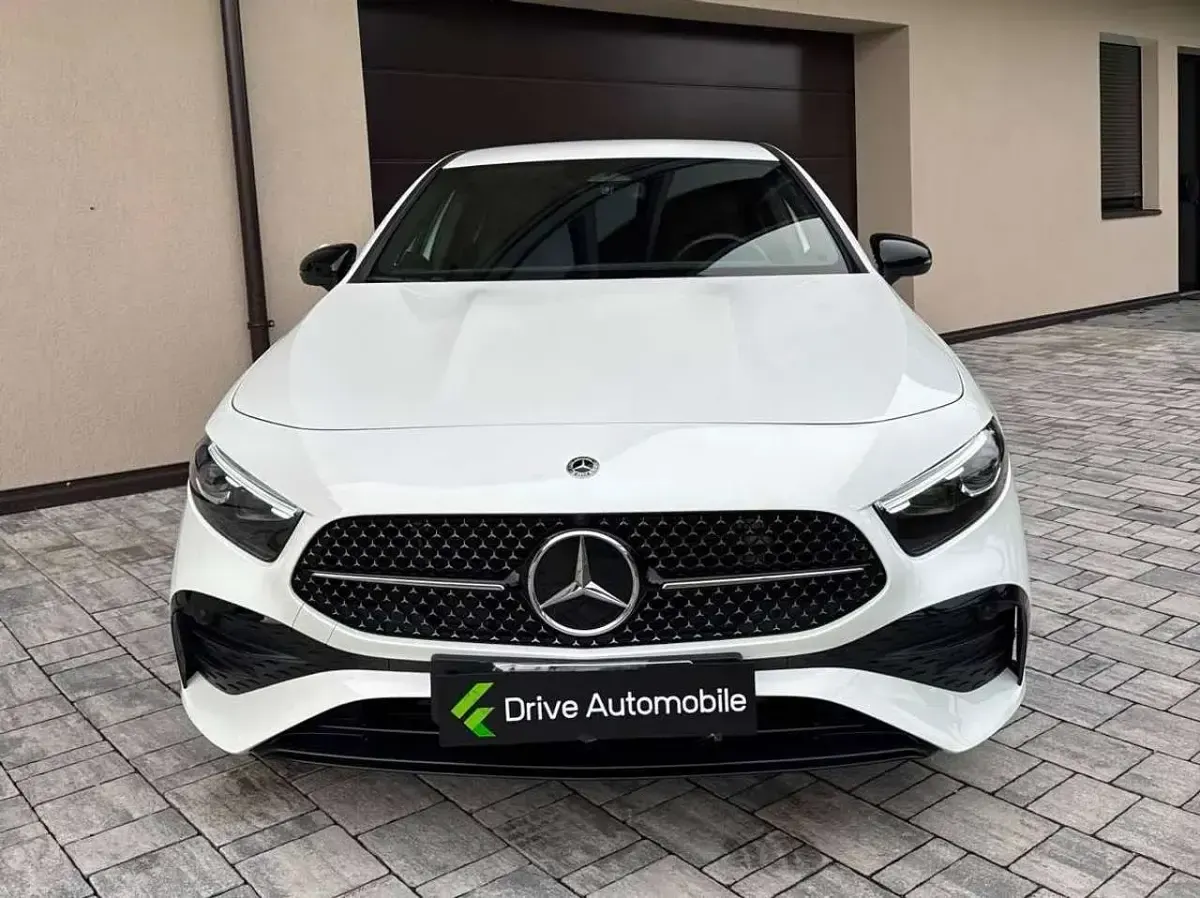 Usata Mercedes A250 Night 224 CV (164 kW) 2024 Manufaktur diamantweiß Berlina