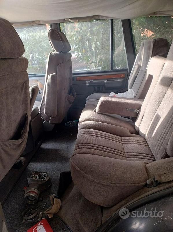Usata Land Rover Range Rover 126 CV (92 kW) 1989 Grigio SUV