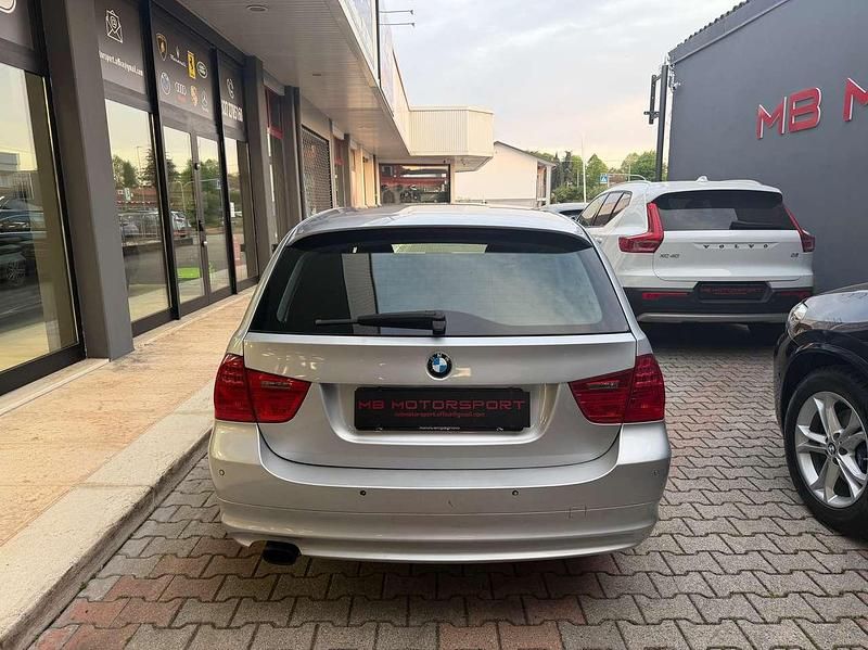 Usata BMW 318 143 CV (105 kW) 2012 Argento Station wagon