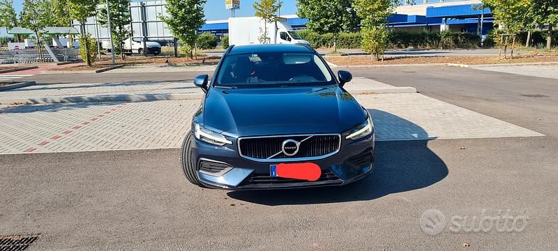 Blu Usata 2019 Volvo V60 Business Edition Station wagon | 14.450 € (Ottimo prezzo) - Immagine 1/4