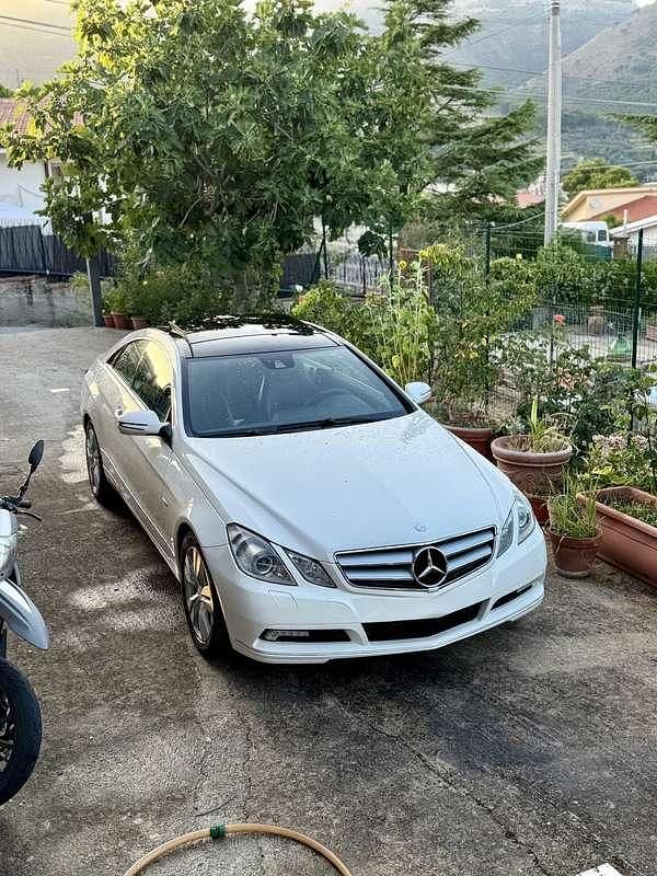Usata Mercedes E250 Avantgarde 204 CV (150 kW) 2009 Bianco Coupé