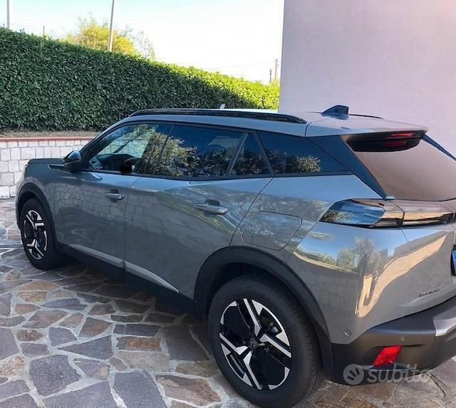 Usata Peugeot 2008 101 CV (74 kW) 2023 Grigio SUV
