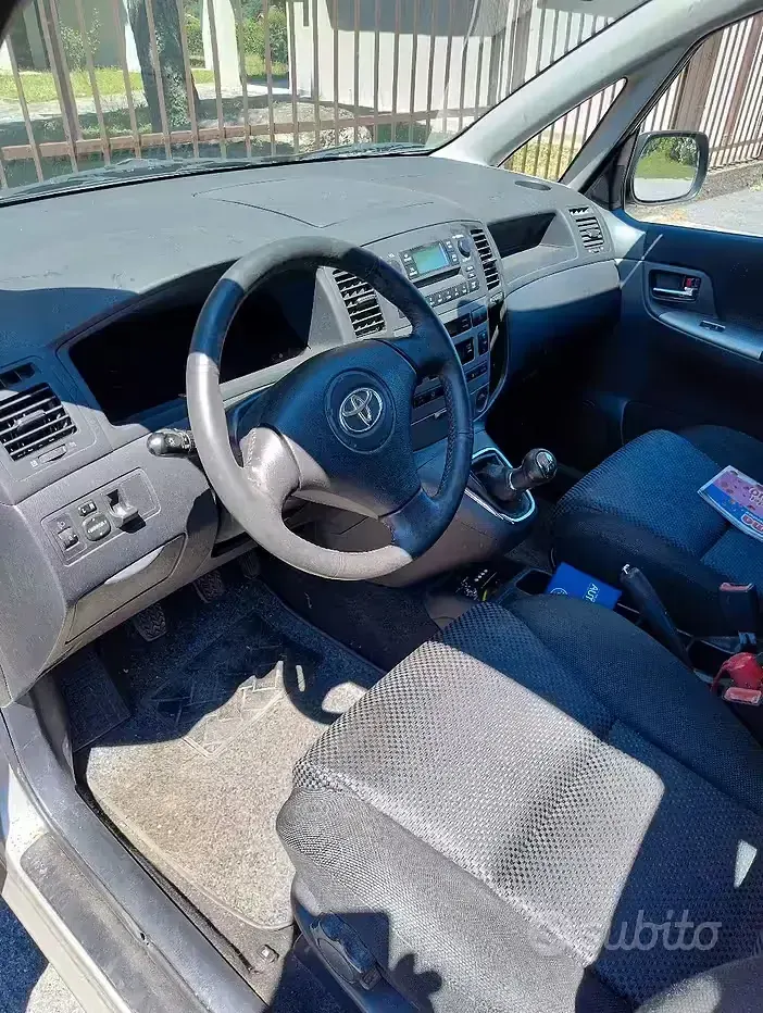 Usata Toyota Corolla Verso 110 CV (80 kW) 2002 Monovolume