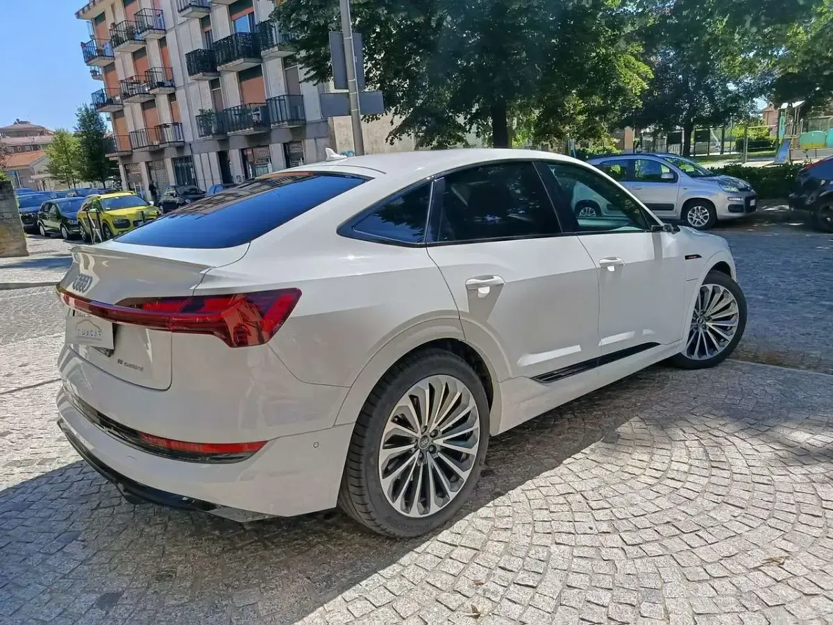 Usata Audi e-tron S-Line 300 kW (408 CV) 2021 Bianco SUV