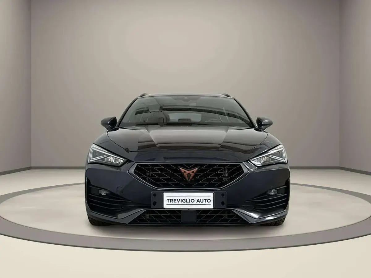 Usata Cupra Leon 150 CV (110 kW) 2024 Grigio scuro / metallizzato Station wagon