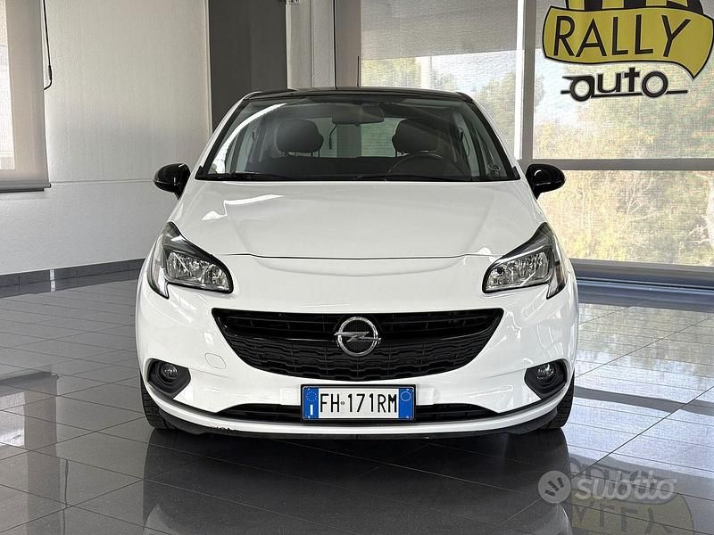Usata Opel Corsa 89 CV (65 kW) 2017 Bianco Berlina